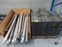 2x pallet toebehoren zonnepanelen - afbeelding 1 van  5