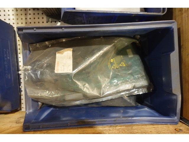 2x pallet wisselstukken voor weefmachines - afbeelding 6 van  37