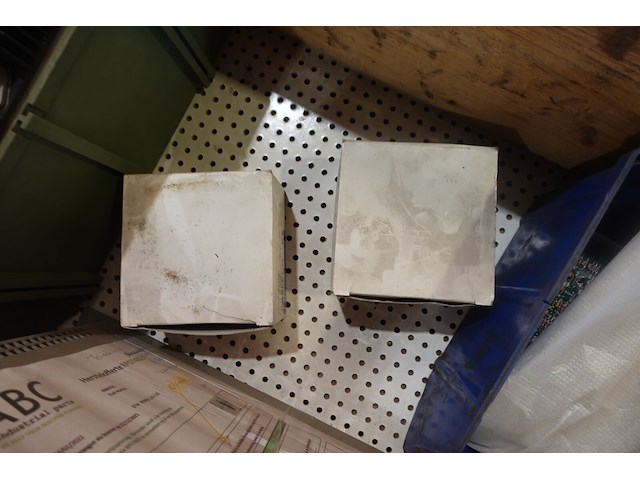 2x pallet wisselstukken voor weefmachines - afbeelding 11 van  37