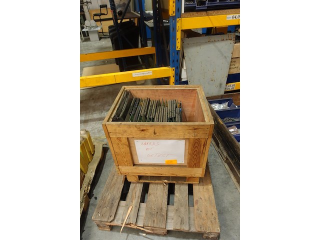 2x pallet wisselstukken voor weefmachines - afbeelding 22 van  37