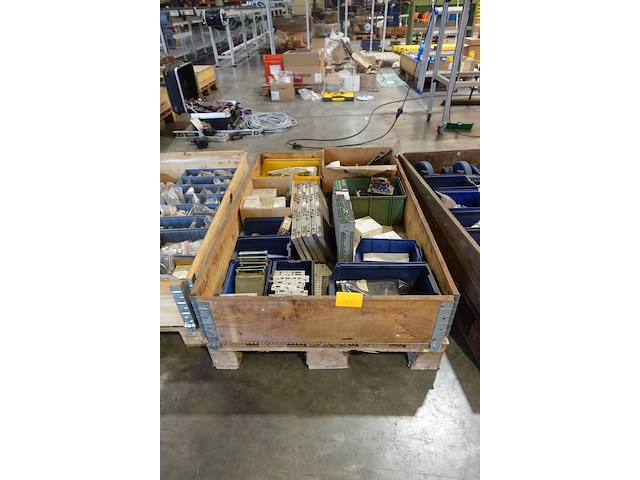 2x pallet wisselstukken voor weefmachines - afbeelding 12 van  37