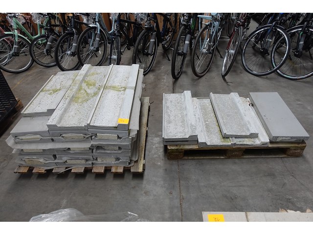 2x pallet zwembadboordstenen ebema stone & style. - afbeelding 1 van  5