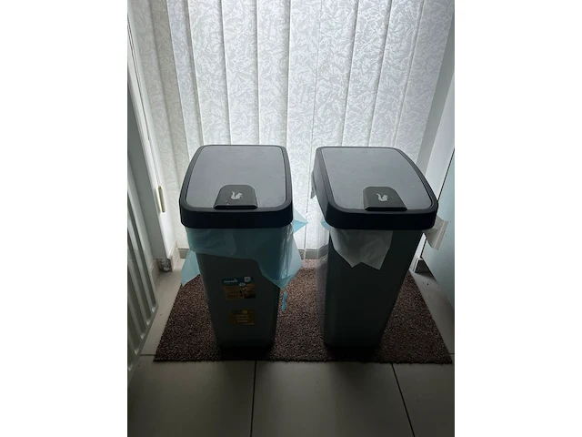 2x plastic vuilnisemmer - afbeelding 1 van  1