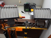 2x plooibare metalen schraag + lamp - afbeelding 3 van  6