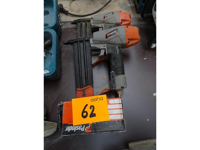 2x pneumatische nagelschieter paslode - afbeelding 1 van  2