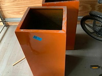 2x polyester bloembakken - afbeelding 2 van  2