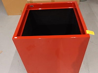 2x polyester bloempot dalat met autolak - afbeelding 3 van  6