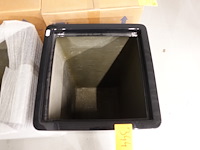 2x polyester bloempot dalat met autolak - afbeelding 4 van  5