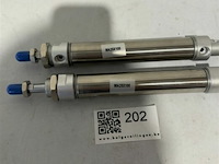 2x pomp 25 x 100 - afbeelding 1 van  3