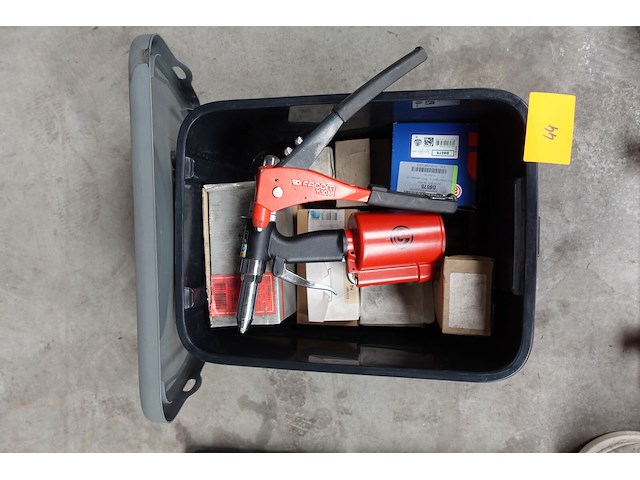 2x popnageltang & toebehoren - afbeelding 1 van  7