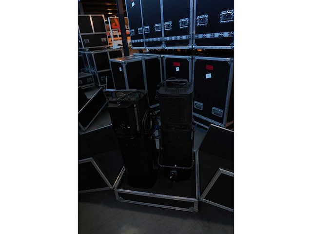 2x projector profile 710 sx2 - afbeelding 1 van  3