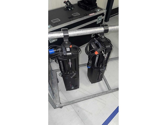 2x projector profile robert juliat 614 sx - afbeelding 2 van  2