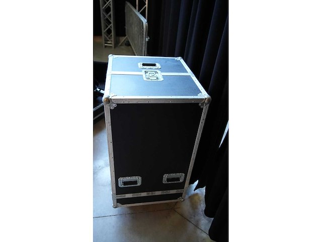 2x projector profile robert juliat 710 sx2 incl flightcase - afbeelding 2 van  2