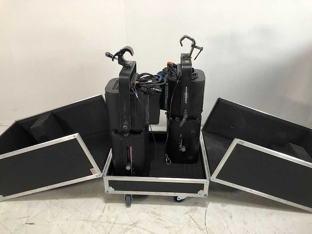 2x projector profile robert juliat 714 sx2 incl flightcase - afbeelding 3 van  3