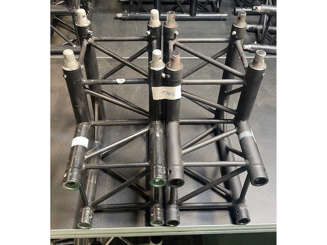2x protruss s31 corner 90° sq30 black - afbeelding 1 van  1
