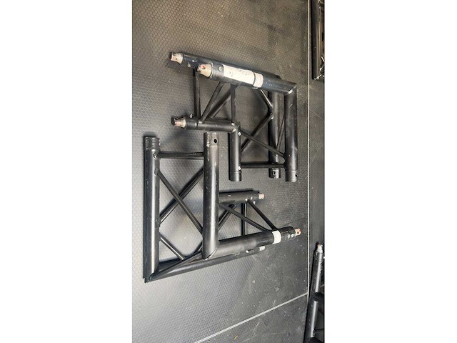 2x protruss t31 corner 90° black - afbeelding 1 van  1