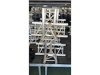 2x protruss t31 t-joint vertical with down foot right - afbeelding 1 van  1