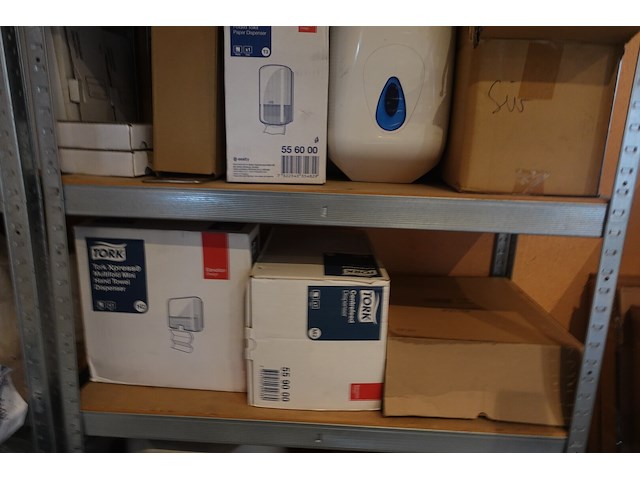 2x rek met inhoud "tork" toebehoren - afbeelding 2 van  11