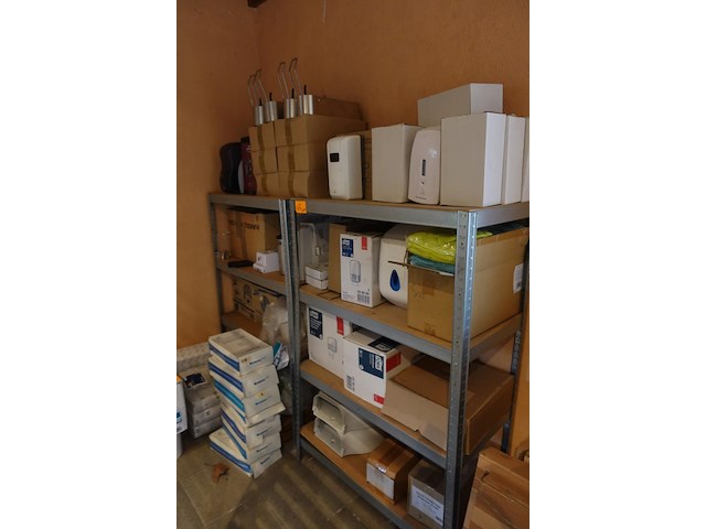 2x rek met inhoud "tork" toebehoren - afbeelding 1 van  11