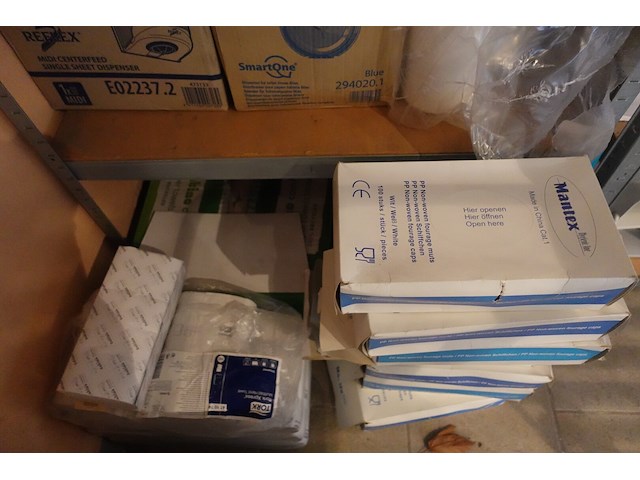 2x rek met inhoud "tork" toebehoren - afbeelding 6 van  11