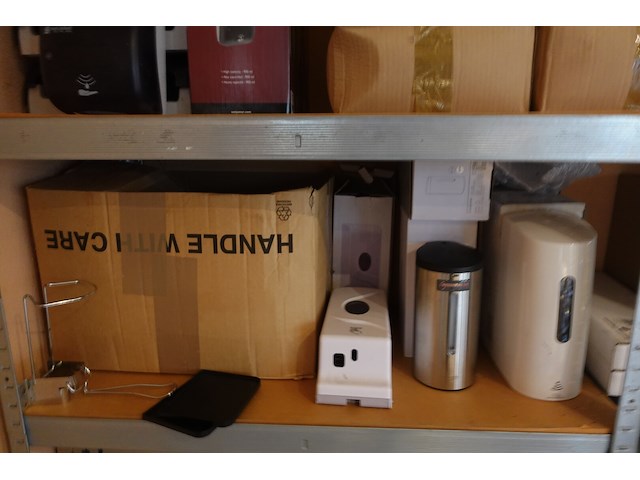 2x rek met inhoud "tork" toebehoren - afbeelding 8 van  11