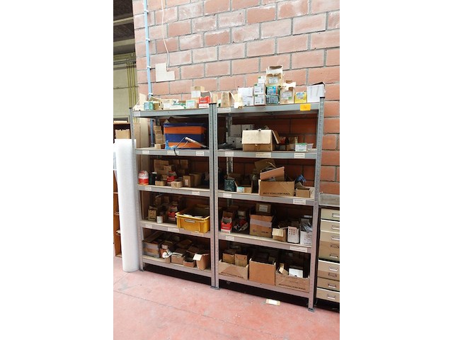 2x rek met inhoud - afbeelding 1 van  11