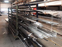 2x rek met inhoud - afbeelding 1 van  6