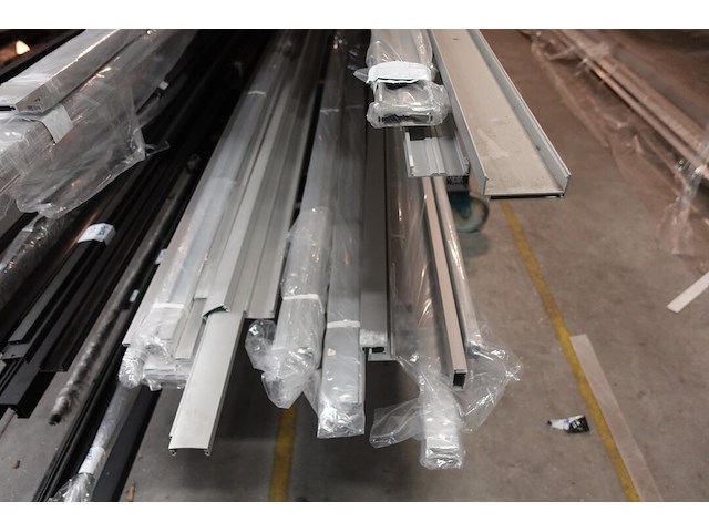 2x rek met inhoud - afbeelding 3 van  6