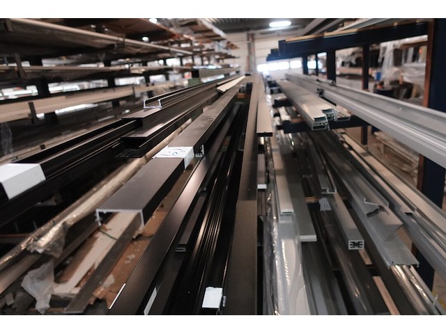 2x rek met inhoud - afbeelding 6 van  6