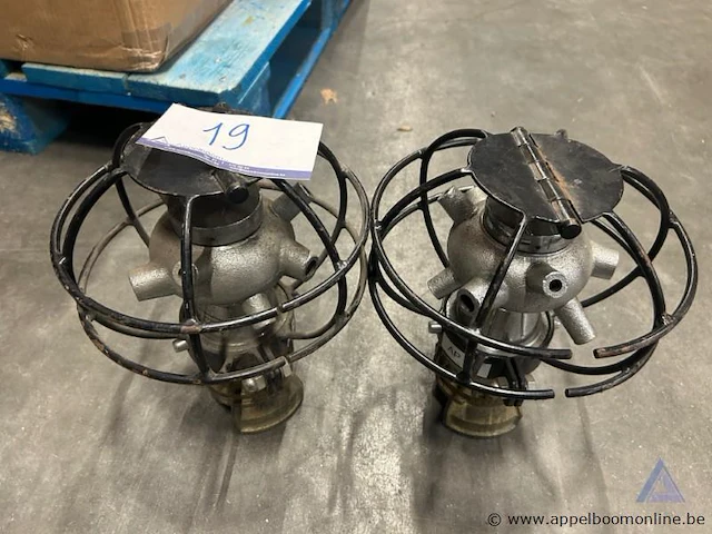 2x ruimsproeier met beschermkorf - afbeelding 1 van  1