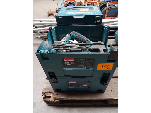 2x schaafmachine makita - afbeelding 1 van  4