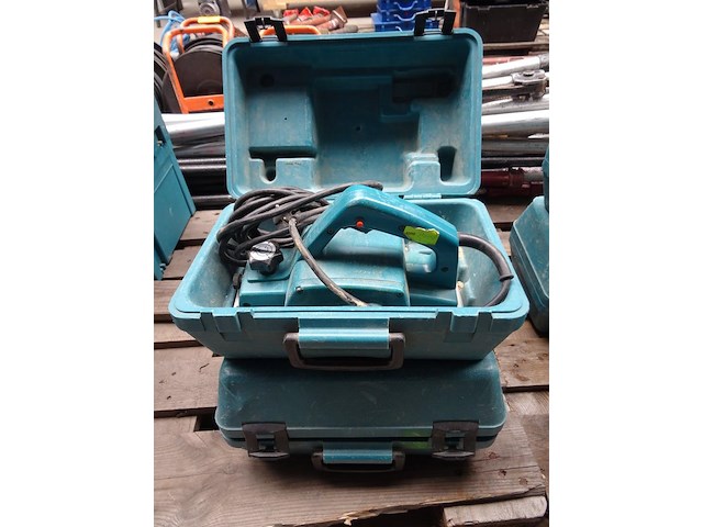 2x schaafmachine makita - afbeelding 1 van  3