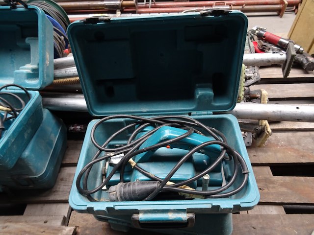 2x schaafmachine makita - afbeelding 1 van  3