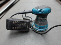 2x schuurmachine makita - afbeelding 2 van  6