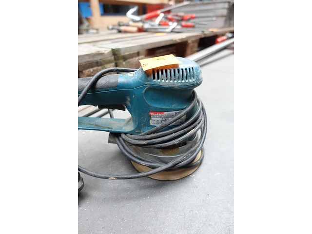 2x schuurmachine makita - afbeelding 5 van  6