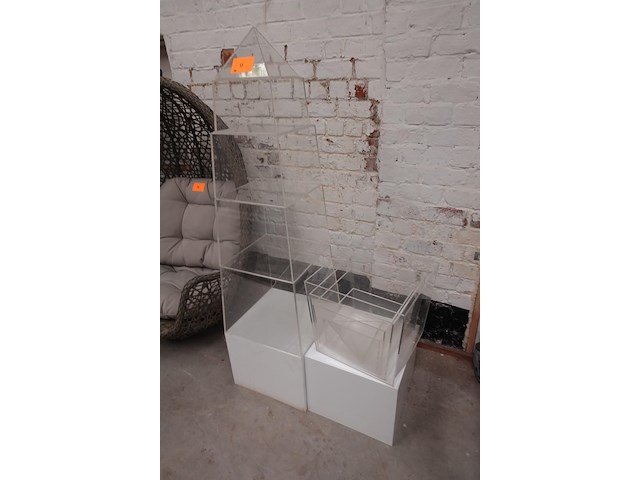 2x sokkelvitrine - afbeelding 2 van  5
