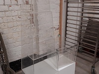 2x sokkelvitrine - afbeelding 5 van  5