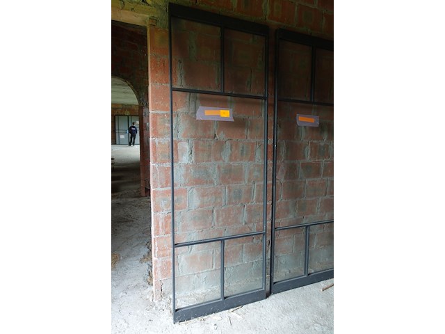 2x stalen raam met glas - afbeelding 2 van  3