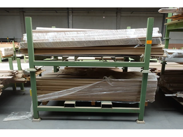2x stapelbare metalen houder + inhoud - afbeelding 1 van  4