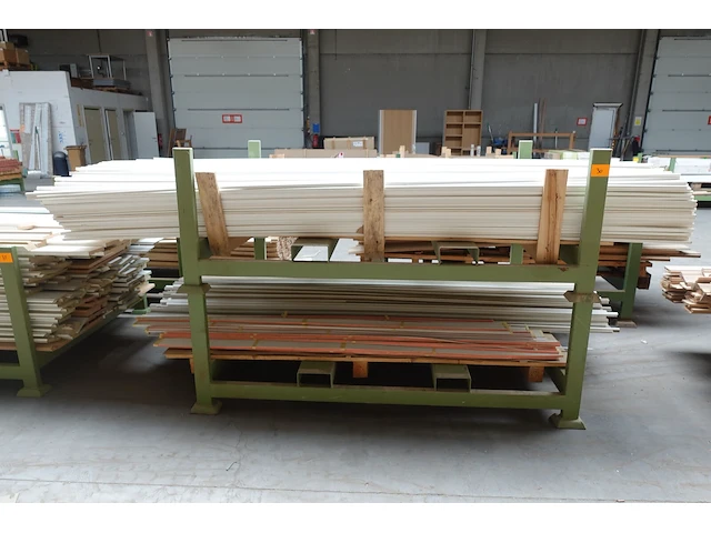 2x stapelbare metalen houder + inhoud - afbeelding 1 van  4