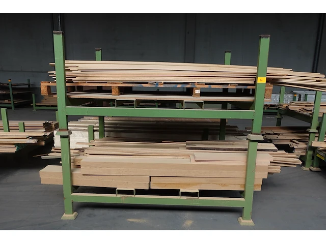2x stapelbare metalen houder + inhoud - afbeelding 1 van  4