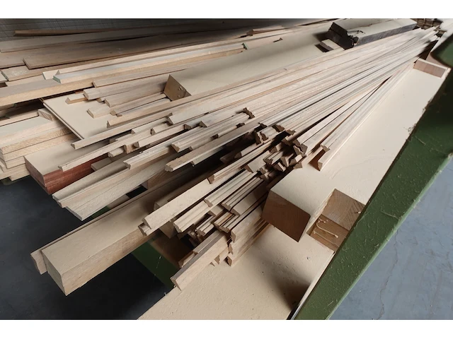 2x stapelbare metalen houder + inhoud - afbeelding 4 van  4