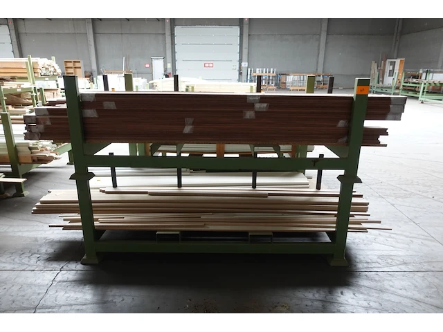 2x stapelbare metalen houder + inhoud - afbeelding 1 van  5