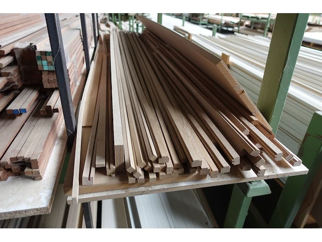 2x stapelbare metalen houder + inhoud - afbeelding 2 van  5