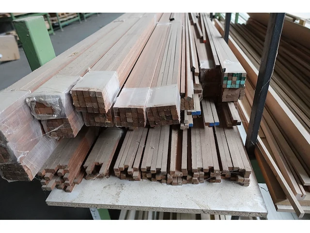 2x stapelbare metalen houder + inhoud - afbeelding 3 van  5
