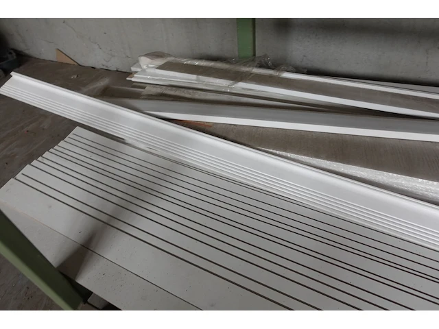 2x stapelbare metalen houder + inhoud - afbeelding 2 van  8
