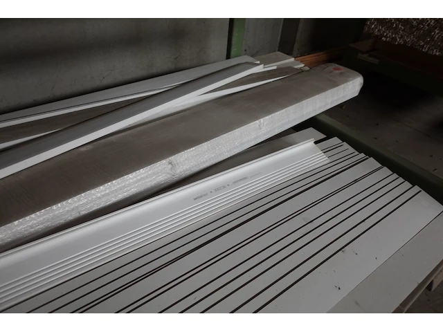 2x stapelbare metalen houder + inhoud - afbeelding 3 van  8