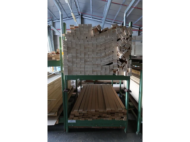 2x stapelbare metalen houder + inhoud - afbeelding 1 van  5