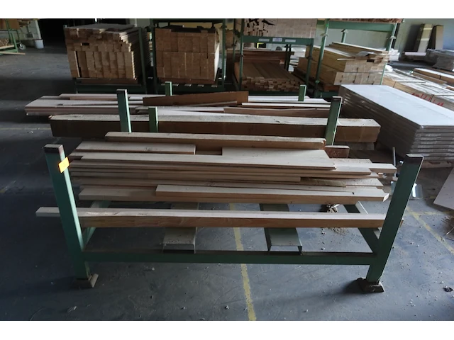 2x stapelbare metalen houder + inhoud - afbeelding 1 van  8