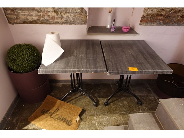 2x tafel + 2x diversen - afbeelding 1 van  6